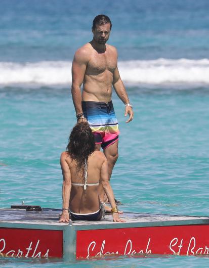 45 yaşı var, illərə meydan oxuyur... -  Fotolar