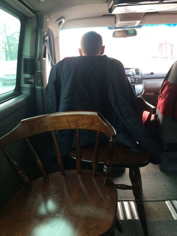 Taksidə mətbəx stolu  -  Maraqlı görüntü