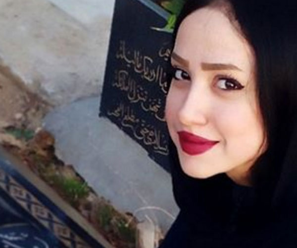 İranlıların yeni əyləncəsi -  Qəbiristanlıqda “selfie” + Fotolar