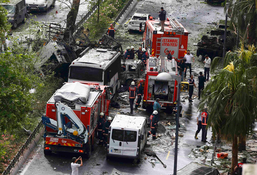 İstanbul səhəri partlayışla açdı - 11 ölü, 36 yaralı + Video