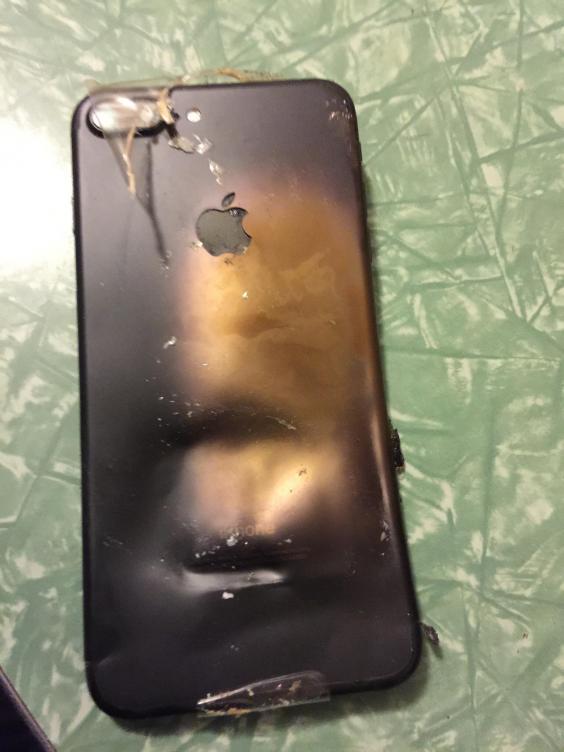 “iPhone 7” qutusunda partladı -  Fotolar